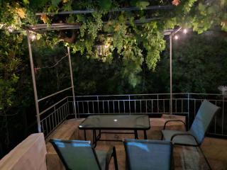 Plomari Rum Evi - 8