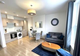 La Fontaine Court Apartments - Aldershot - 0