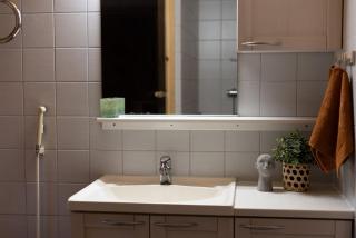Villa Tilhi - Cozy 2BR Cabin with Sauna & Fireplace - 9