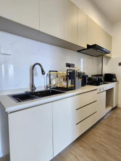 spacious one bedroom apartment with swimming pool,gym ,ample parking space, child play area and amazing scenic views - 6