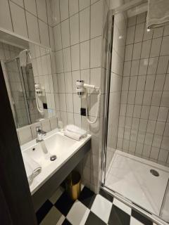 Orange Parkway Hotel - 1