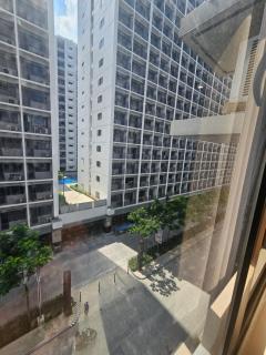 Stay near Mall of Asia, MOA Arena, SMX PICC & NAIA - Athena Suite - 6