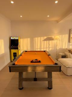 Beachfront | Brand New Luxe Reno | 200m To Square - 3
