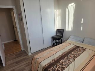 1BR in a 2BR Shared Condo Kensington DT - 8