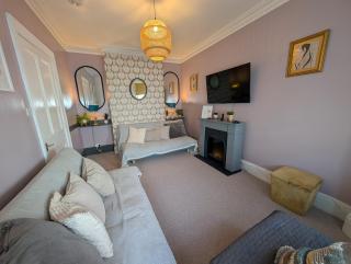 Bournemouth Beach Boutique with Hot Tub - Close to Beach and Town Centre - 3
