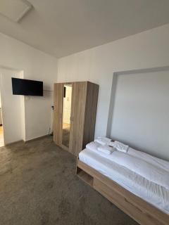 Twin-Tam House - 2
