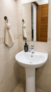 1 Bedroom Furnished Apartment in Nyali - 3