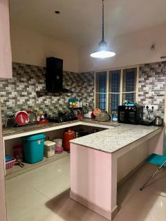 Manasa's Retreat - Spacious Master Bedroom Near Chennai International Airport - 1
