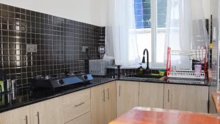 AC one bedroom apartment , 5 min walk from bofa road, baobab resort ,Canna Lily - 7