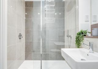 Battersea 2-Bed Apt Sleeps 4 with WiFi - 6