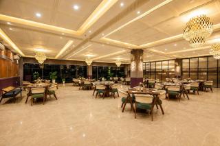 Lotus Vista Hotel - 9
