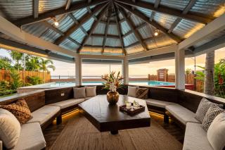 Utopia Beachfront Vacation Club - 9