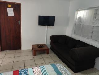 Hunters Self Catering Apartment - 5