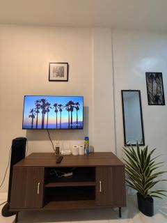 AeroBay Homestay 1BR Near Dahican Beach - 9