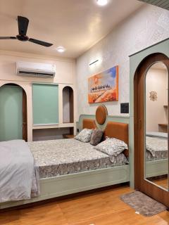 Serene by Shvisa Home Stays Boutique Studio - 7