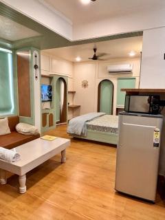 Serene by Shvisa Home Stays Boutique Studio - 6