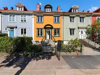 4 Bedroom Townhouse Near Liseberg With Free Parking For Families And Companies - 0