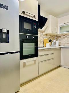 Regina's Modern Apartment Sky City - 7