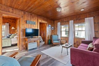 Bear Cub Cabin - 8