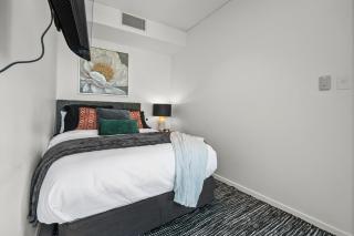 Level 43 Water Views - 2BR - Sleeps 6 & Baby Stay - 3
