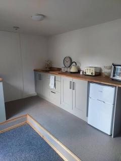 Beautiful 1-Bed Apartment in Sandy - 5