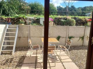 Beautiful 1-Bed Apartment in Sandy - 1
