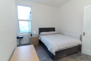 Basic 2-bed to Lay Your Head - 4