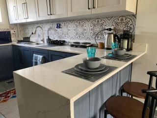 Stylish 2BR Apt - Marseilia Land - 4