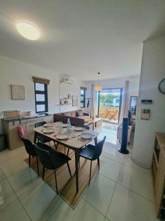Freesia 4 Apartment Pool 3 min walk to beach and shops - 2