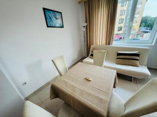SUNNY HОUSE 104 One Bedroom Apartment - 3