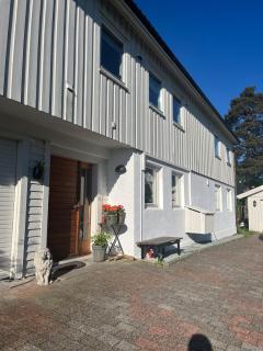 Villa close to downtown Leirvik - 3