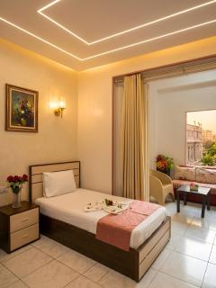 Royal Hostgram and Suites - Cairo - 1