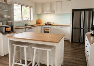 100m to Beach&Shop Spacious Pristine One Story Family Home - 0