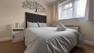 Homely 1BR Bungalow in Town Centre - 4