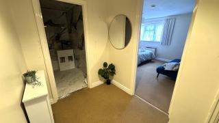 Homely 1BR Bungalow in Town Centre - 3