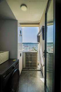 Modern 2BR With Stunning Ocean View & 300m to Beach - 5