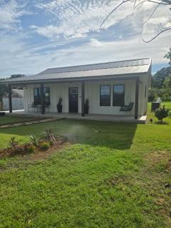 New Lux Cottage by Lake, King bed, Full Kit, Wi-Fi - 6