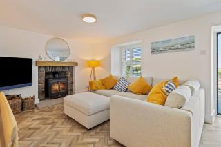 Rose Cottage - Sea Views Hot Tub Log Burner - 3