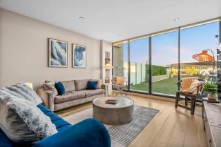 The Luxe Terrace - City Views, Free parking & Pool - 3