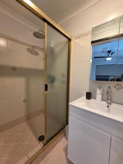 Entire House, 4BR, Secure Backyard, Free WIFI - 6