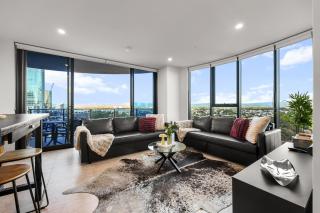 Penthouse Style - Sleeps 8 & Baby - 2BR & Rooftop - 8