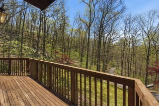 Beautiful A Frame Chalet with Grand Piano close to West Point Chalet Baby Friendly - 1