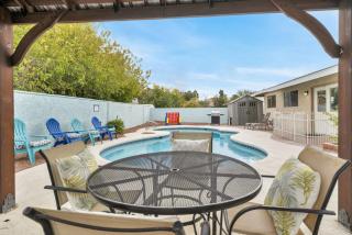 LV Amazing Single Story - Private Pool Games BBQ - 3