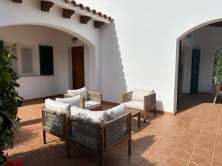 6 person house with private pool and garden - 9