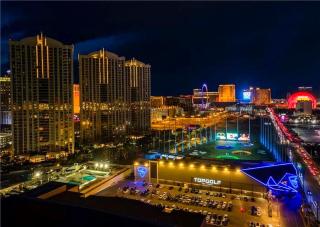 The Signature at MGM Grand, Luxury Balcony Suite, Strip View - 1