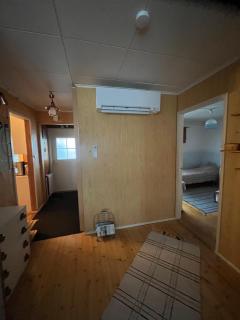 Yellow dreams house - 3 min from highway, sauna, big private parking, air conditioning - 4