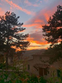 Peaceful Umbria views & heated infinity pool - 3