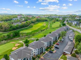 Family Retreat on the Fairways - 6