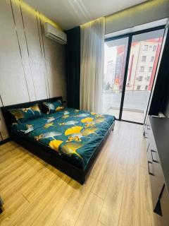2 Air Conditioner - Secure Building - Prime Area - 7