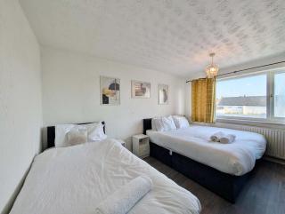 2bed Tilbury house with free parking - 4